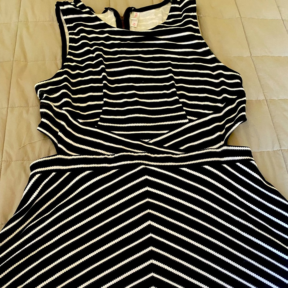 Xhilaration white and black dress